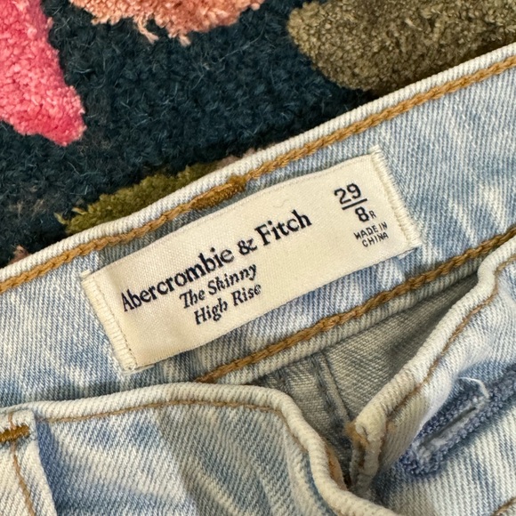 Abercrombie & Fitch Skinny High Rise Jeans - Picture 1 of 2